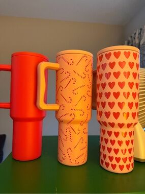 Simple modern tumblers red, heart, candy cane